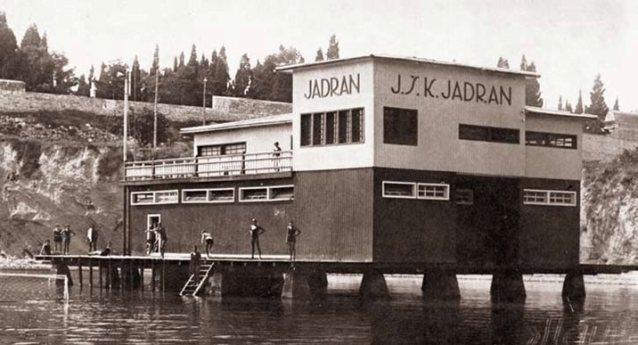Povijesna fotografija plivačkog kluba Jadran Split iz 1920-ih